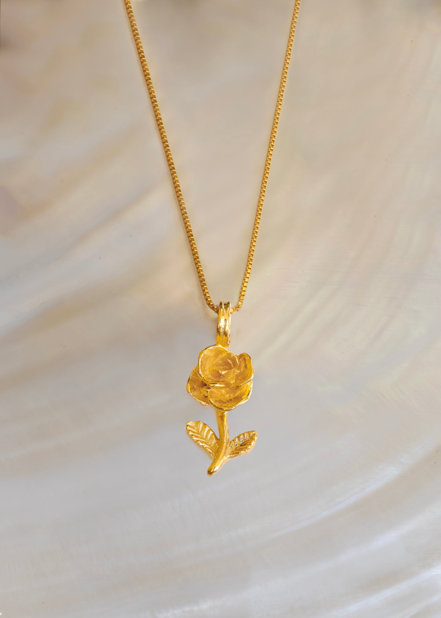 I bloom necklace